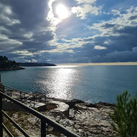 Apartament Tomas Near The